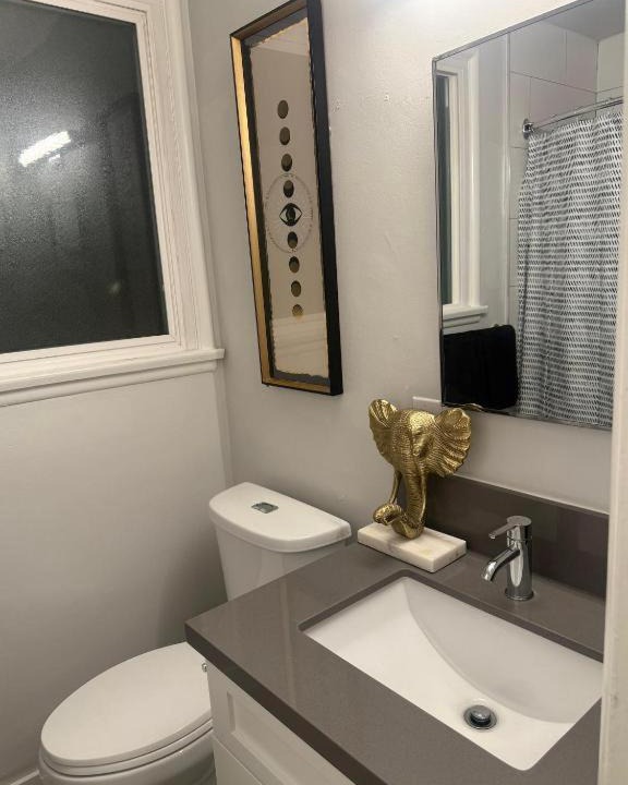 Photo of Bathroom in Hollywood