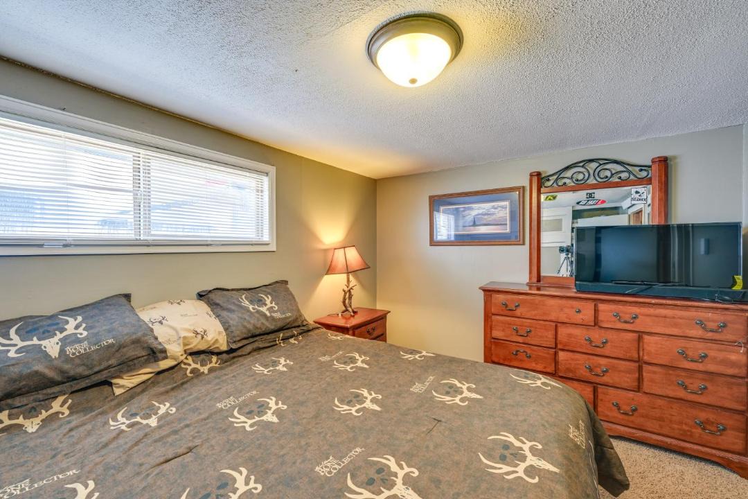Photo of Bedroom in Encampment