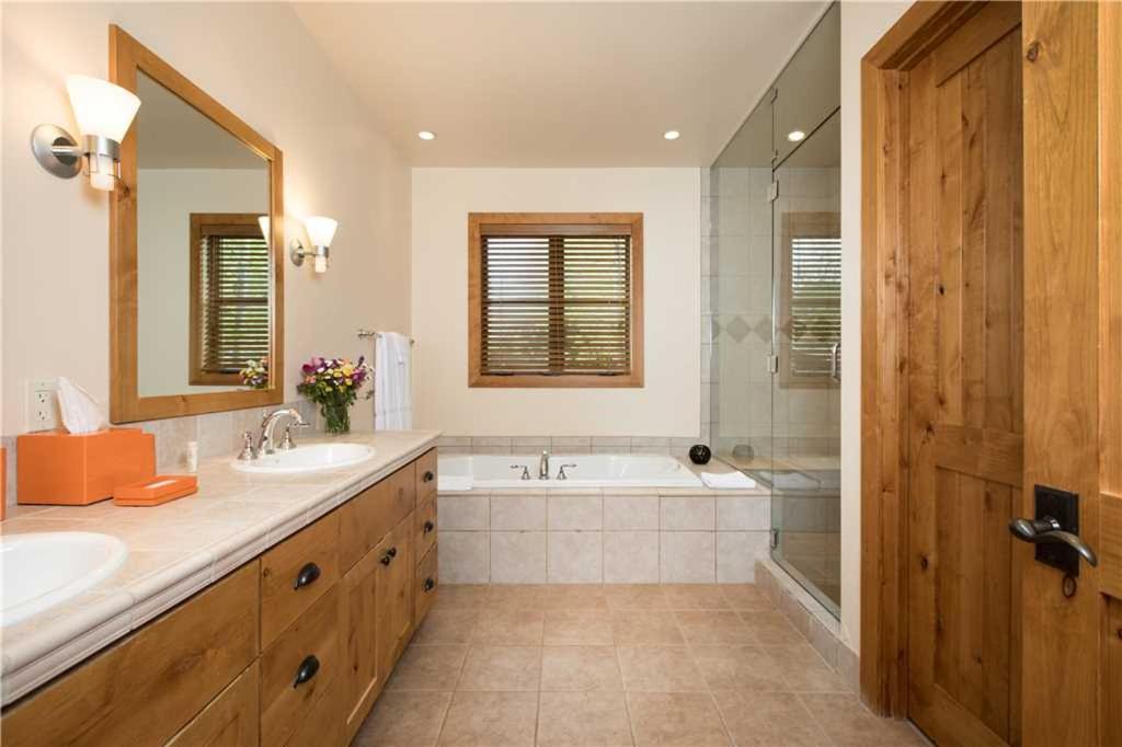 Photo of Bathroom in Granite Ridge