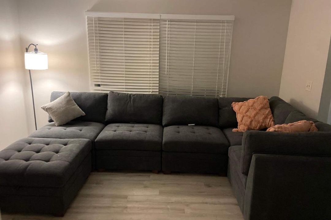 Photo of Livingroom in State College