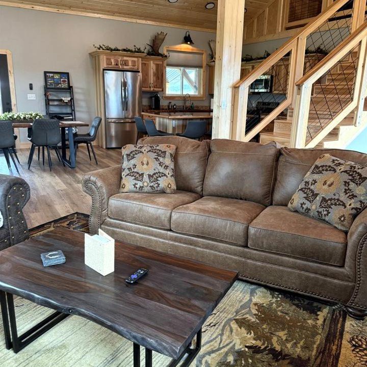 Photo of Livingroom in Madison County