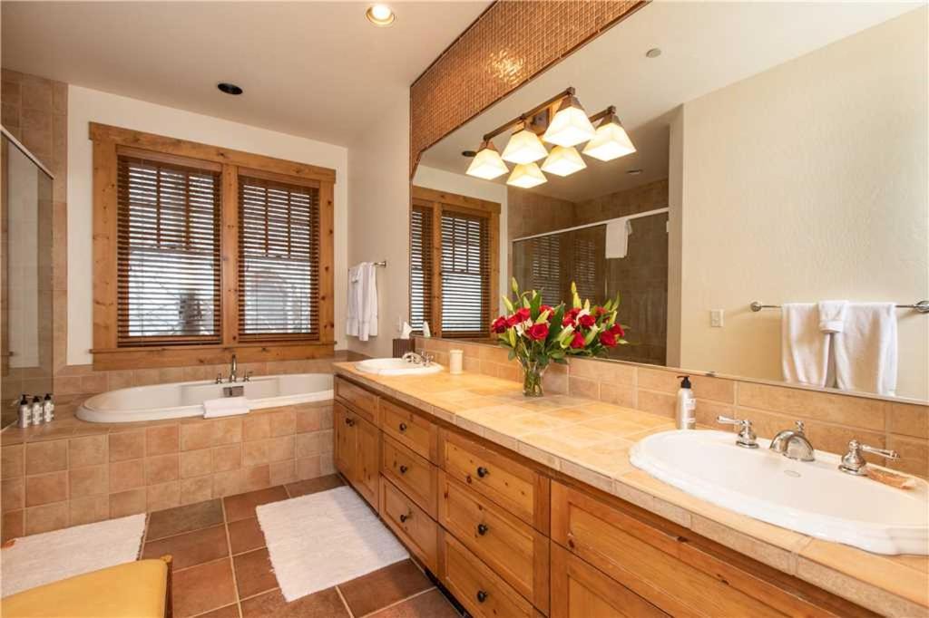 Photo of Bathroom in Granite Ridge
