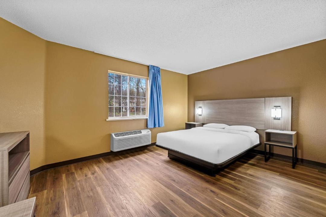 Photo of Bedroom in Executive Park