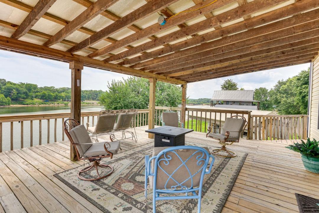 Photo of Patio Balcony in Morris Chapel
