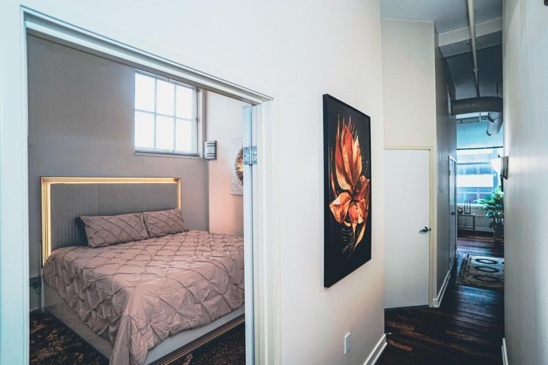 Photo of Bedroom in Mile Square