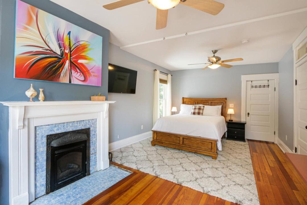 Photo of Bedroom in Weinland Park
