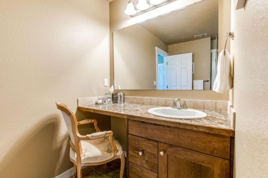 Photo of Bathroom in Kuna