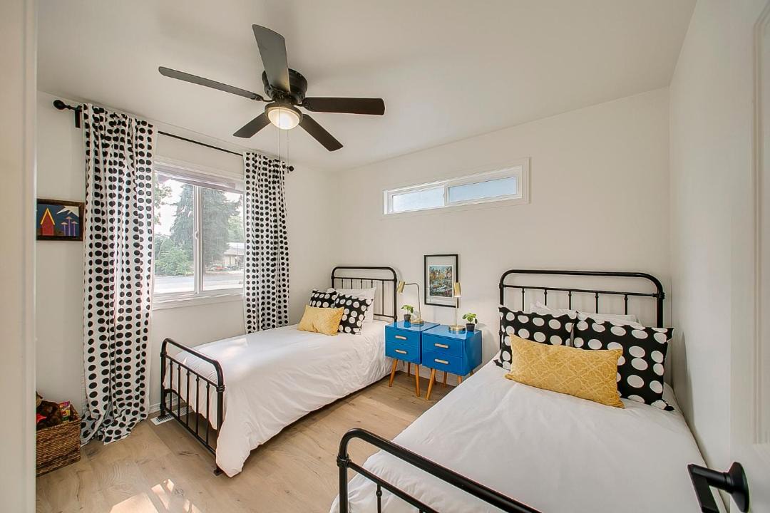 Photo of Bedroom in Sunset