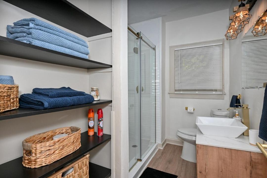 Photo of Bathroom in Lyndhurst