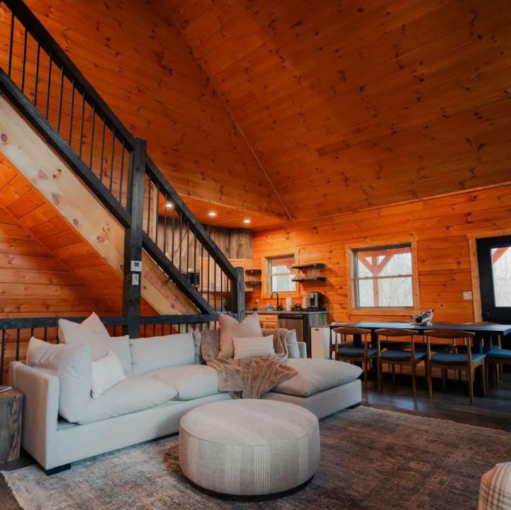 Photo of Livingroom in McArthur