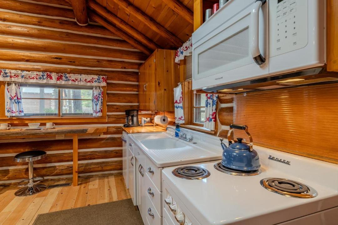 Photo of Kitchen in West Yellowstone