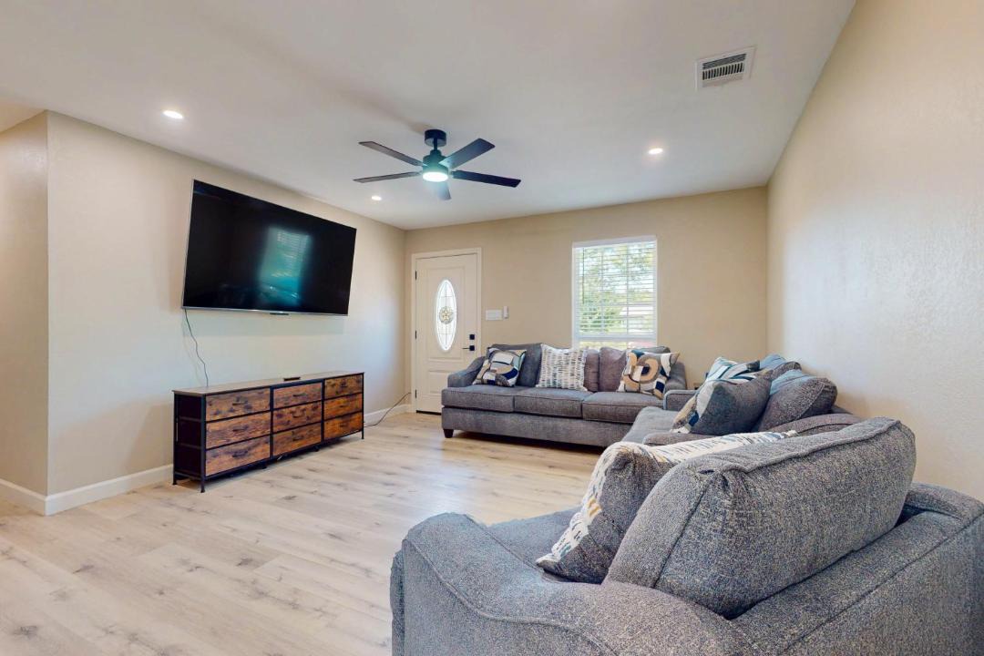 Photo of Livingroom in Franklin Park