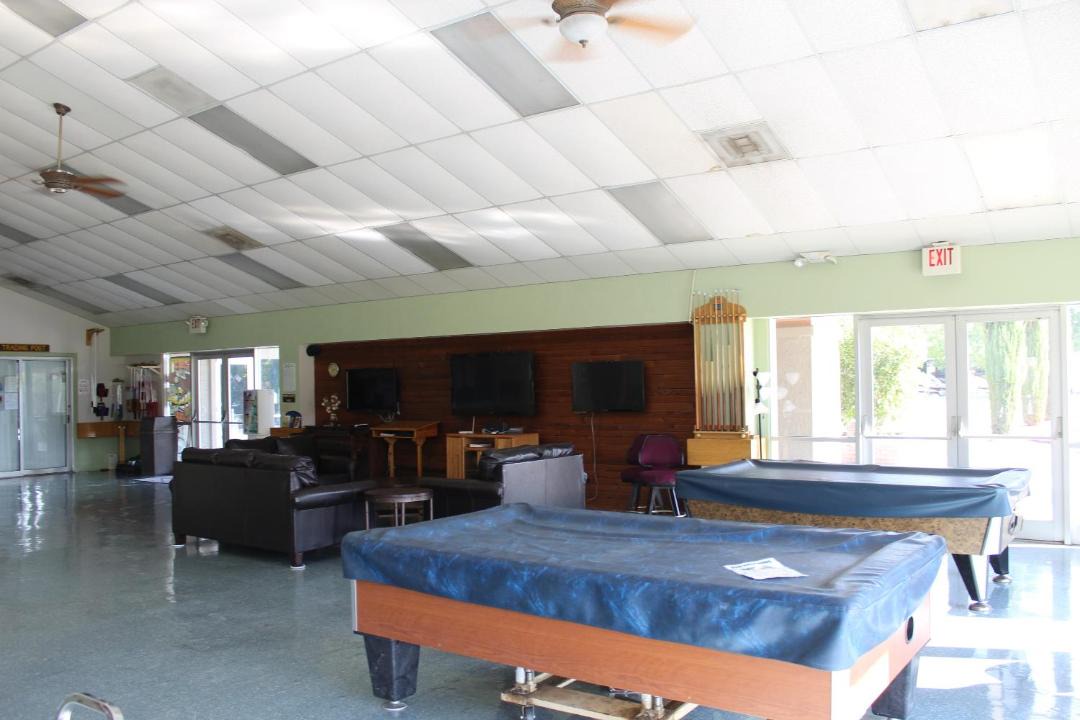 Photo of Livingroom in Cherry