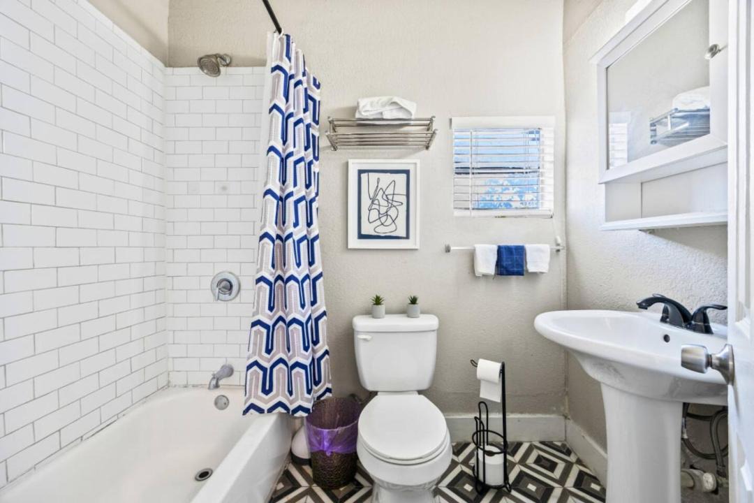 Photo of Bathroom in Harlandale