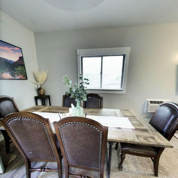 Photo of Livingroom in Vernal