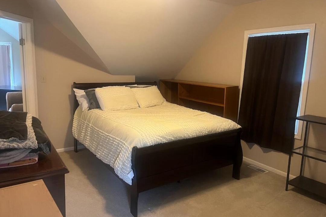 Photo of Bedroom in Willoughby Hills