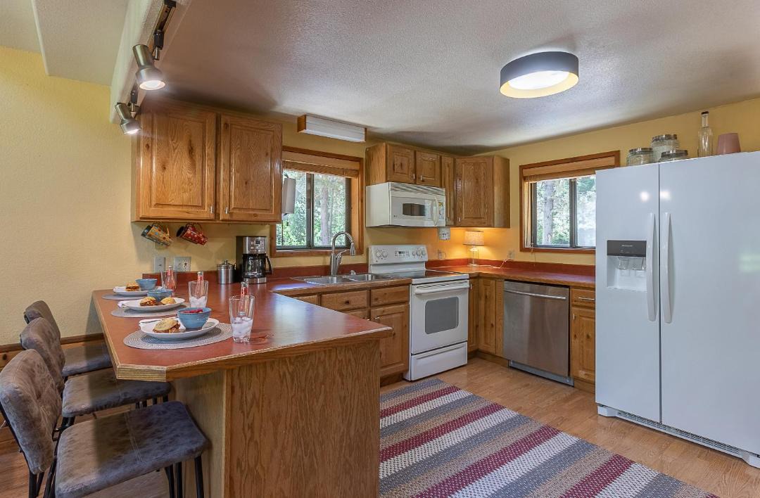 Photo of Kitchen in Alpine Northeast