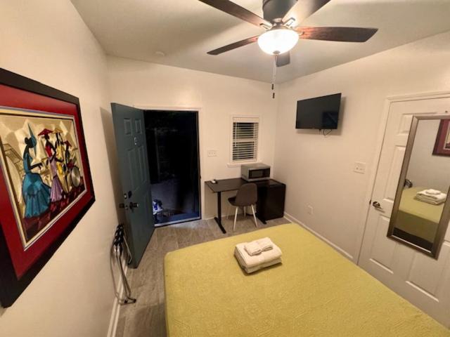 Photo of Bedroom in Faubourg Delachaise