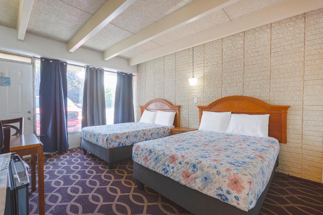 Photo of Bedroom in Breezewood