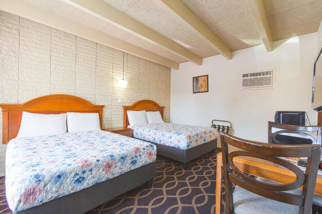 Photo of Bedroom in Breezewood