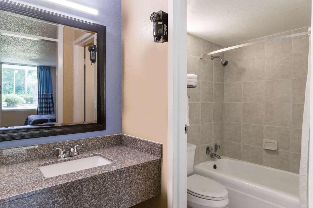 Photo of Bathroom in Hardeeville