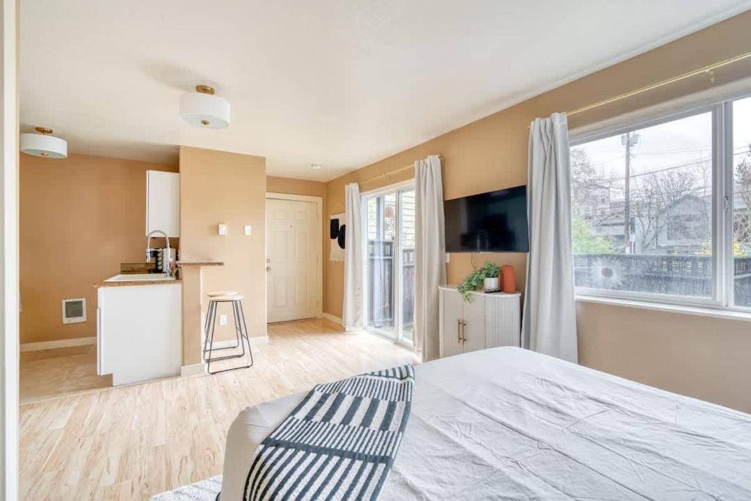 Photo of Bedroom in Corbett - Terwilliger - Lair Hill