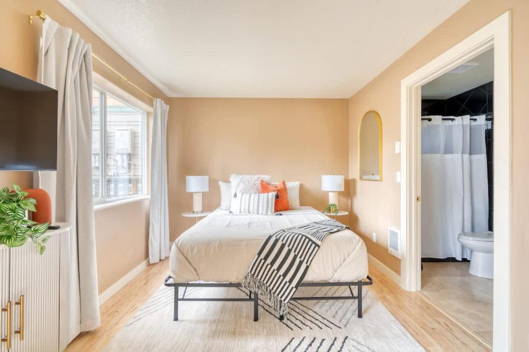 Photo of Bedroom in Corbett - Terwilliger - Lair Hill