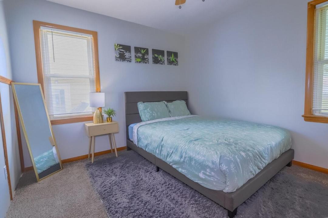 Photo of Bedroom in Euclid