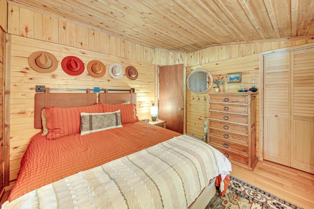 Photo of Bedroom in Troy