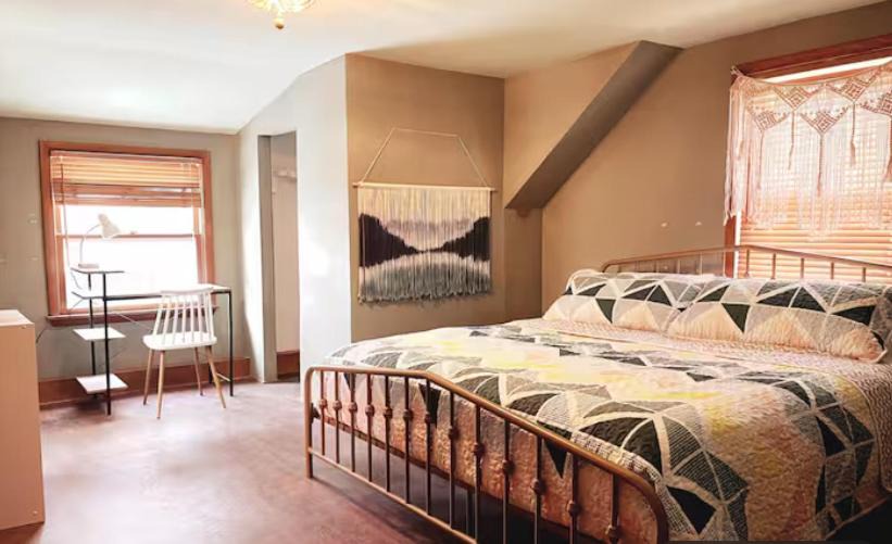 Photo of Bedroom in Cuyahoga Falls