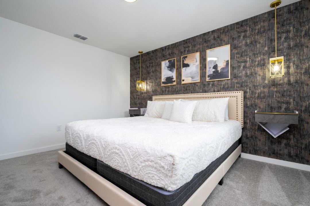 Photo of Bedroom in Bay Lake