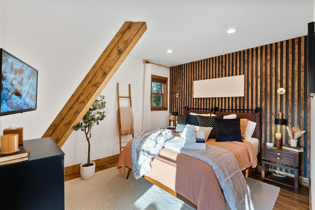 Photo of Bedroom in Mill Spring