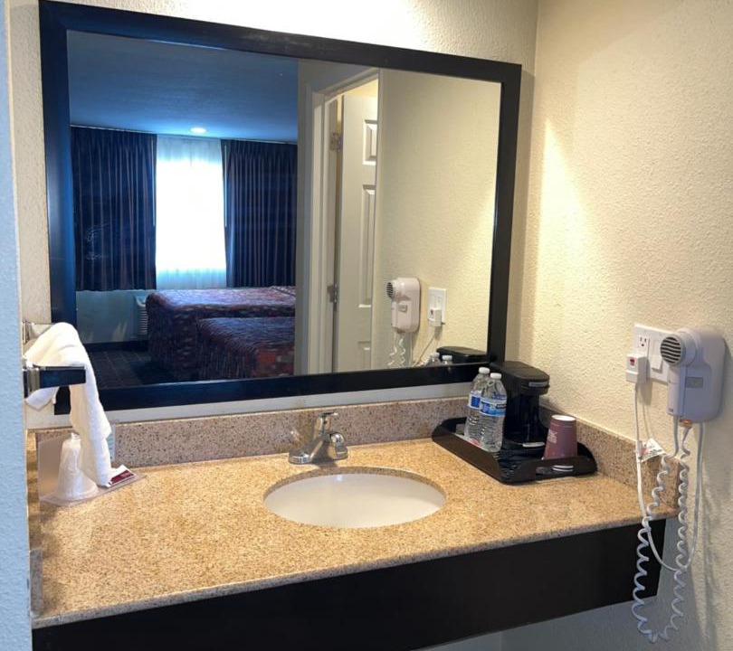 Photo of Bathroom in Lakeview