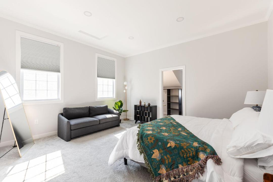 Photo of Bedroom in Mount Auburn