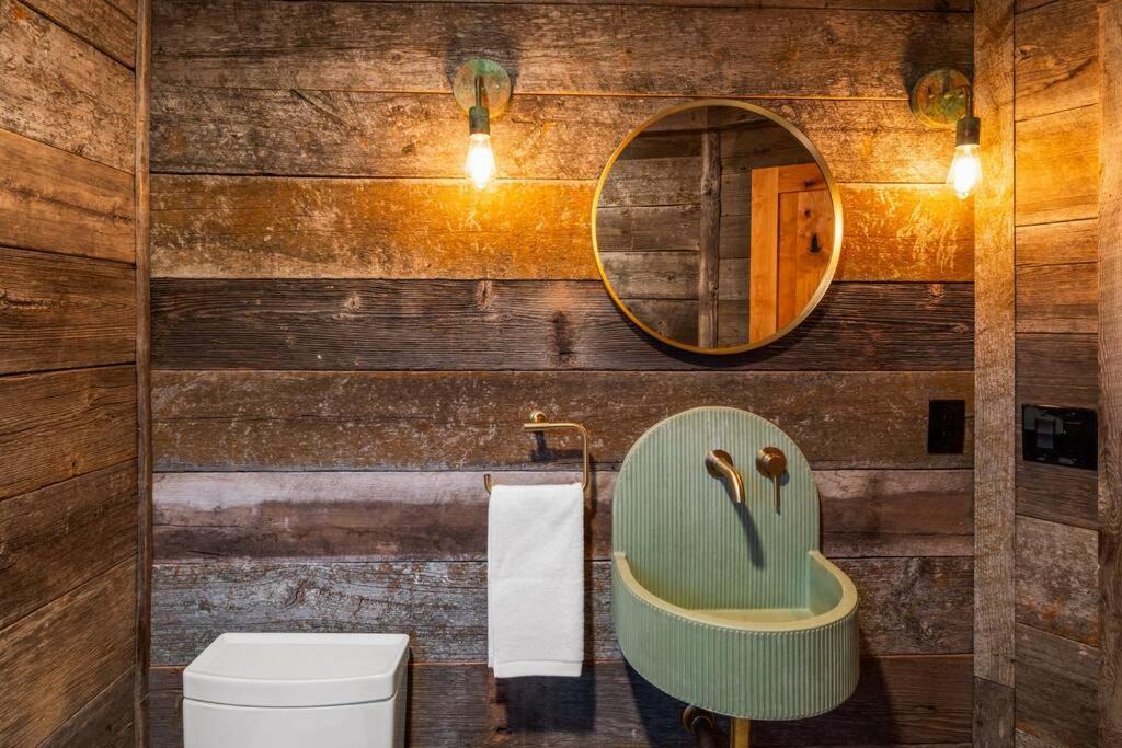Photo of Bathroom in Emigrant