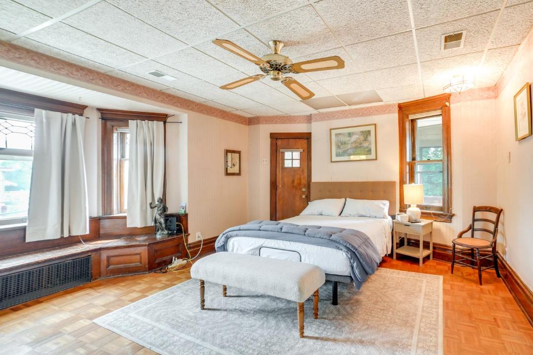 Photo of Bedroom in Wilkinsburg