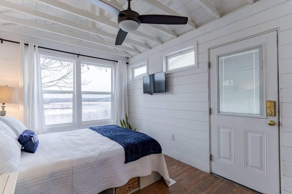Photo of Bedroom in Falls of Rough