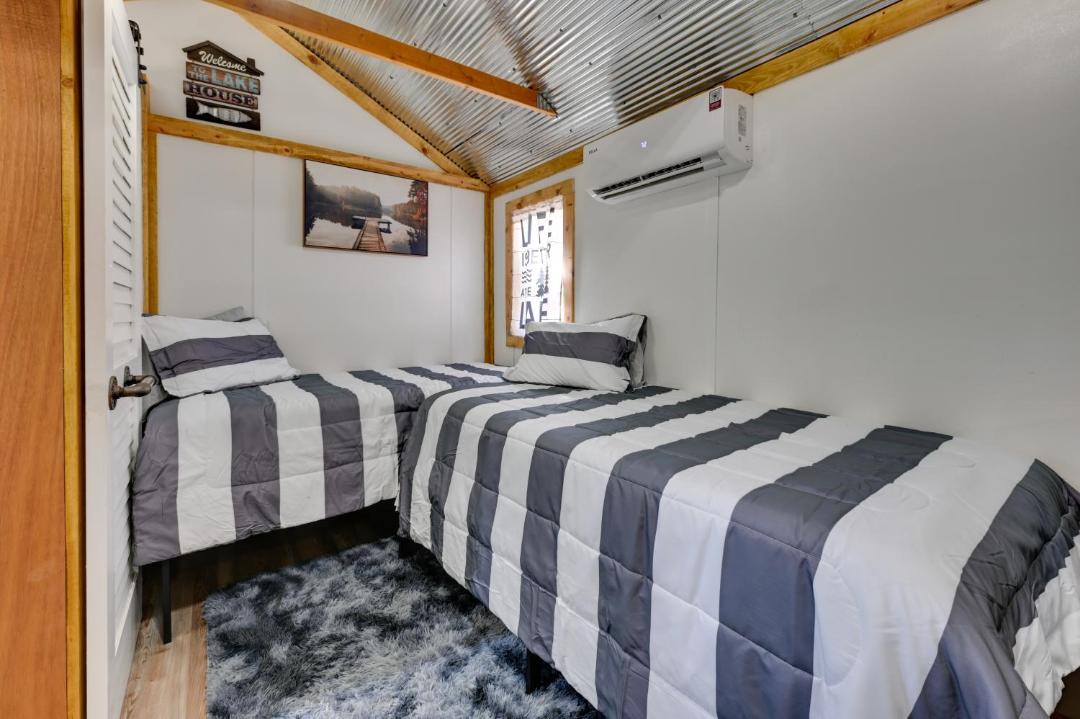 Photo of Bedroom in Austinville