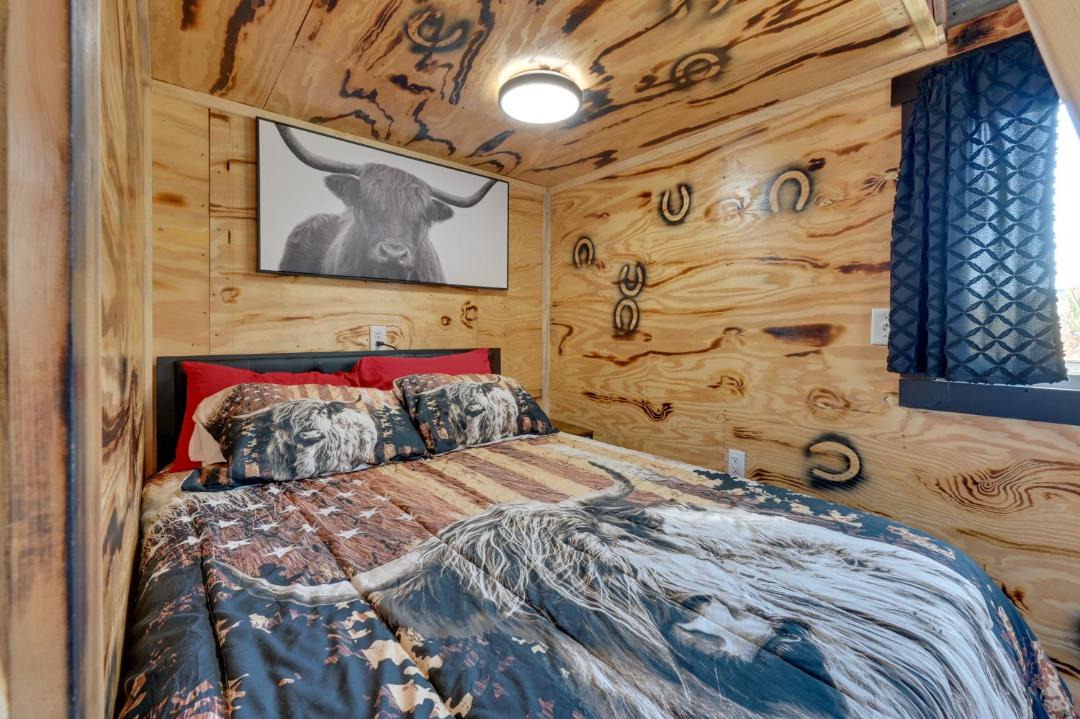 Photo of Bedroom in Austinville