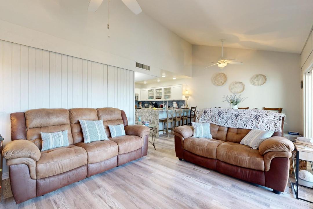 Photo of Livingroom in Point Venture