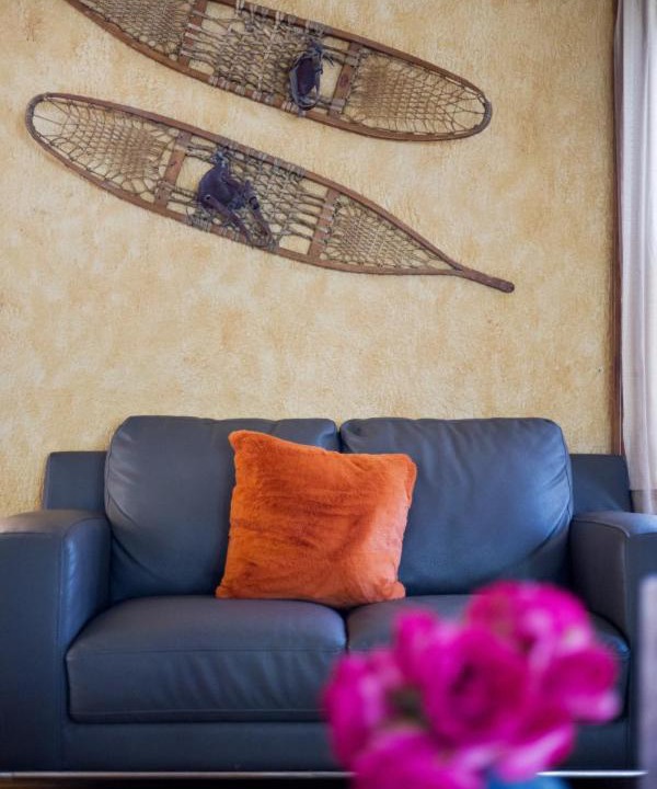 Photo of Livingroom in Central - Terry