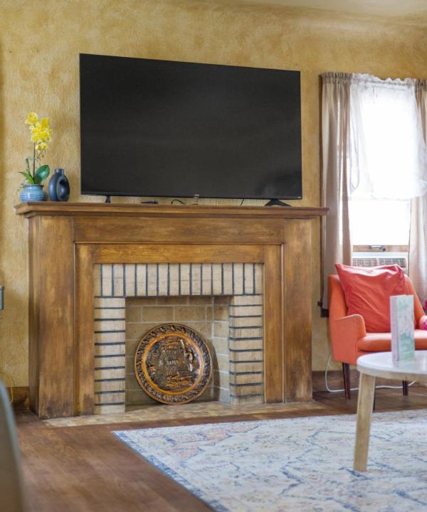 Photo of Livingroom in Central - Terry