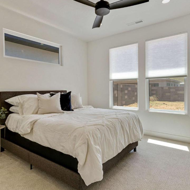 Photo of Bedroom in Hurricane