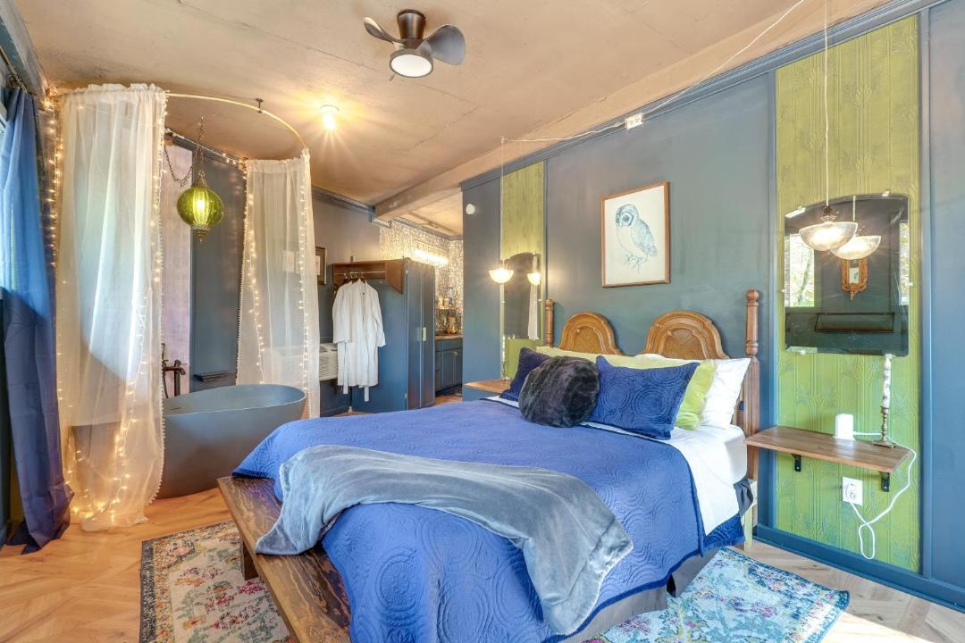 Photo of Bedroom in Lost Bridge Village