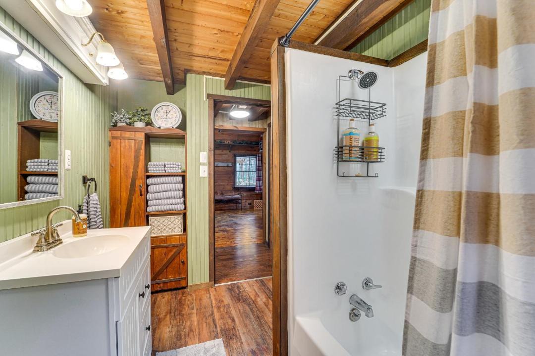 Photo of Bathroom in Blandburg
