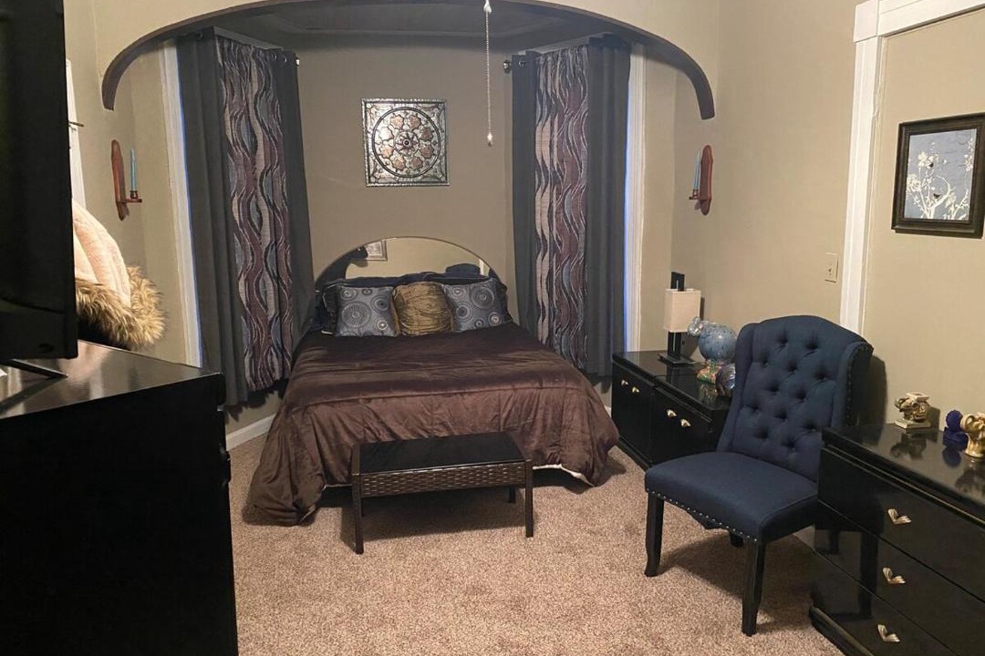 Photo of Bedroom in Wheeling