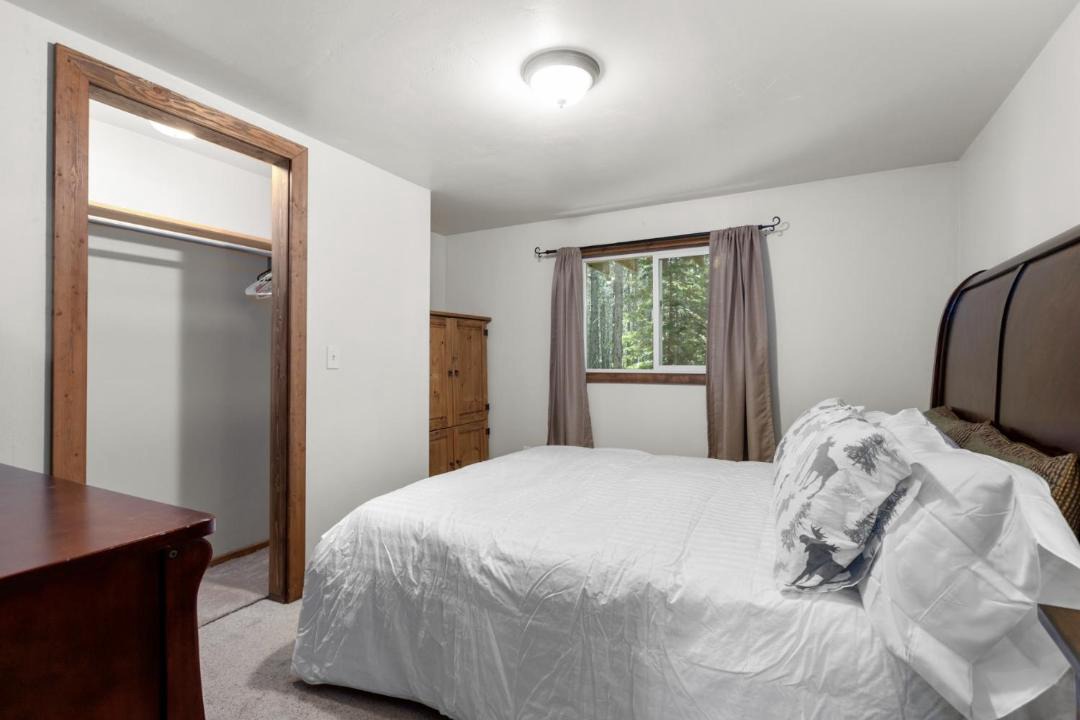 Photo of Bedroom in East Glacier Park