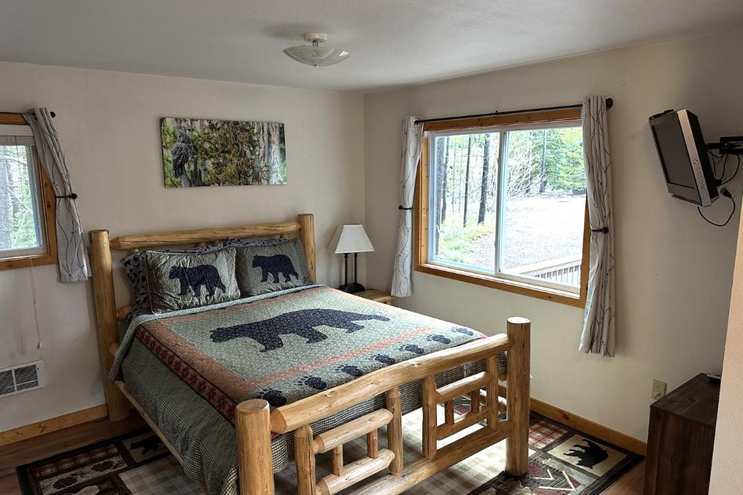 Photo of Bedroom in East Glacier Park