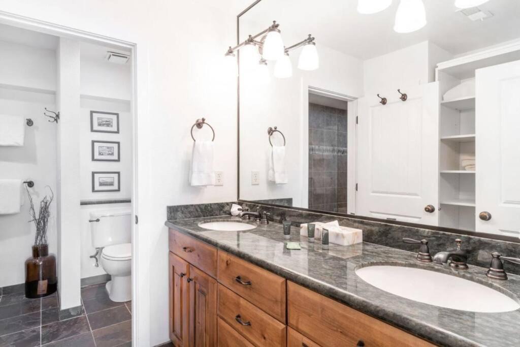 Photo of Bathroom in North Park City