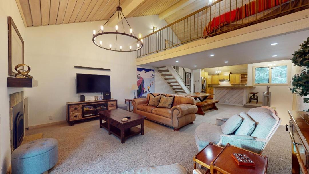 Photo of Livingroom in Elkhorn Village